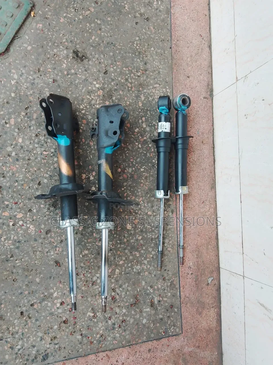 Toyota Sienta Shocks