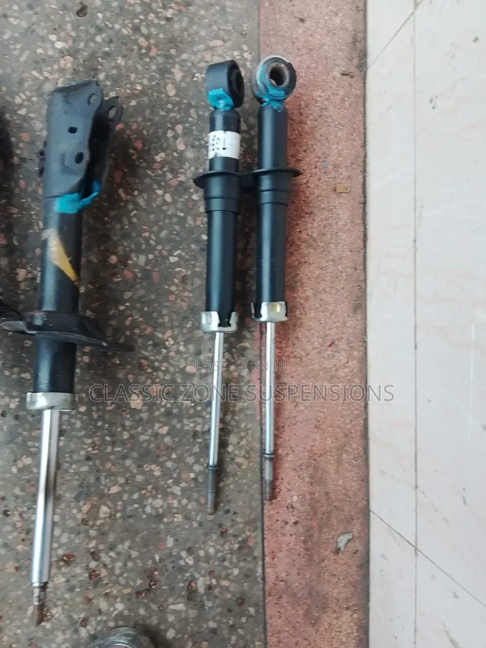 Toyota Sienta Shocks