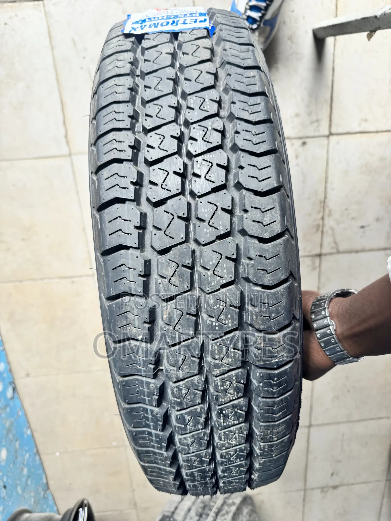 195R15 Petromax Tyres