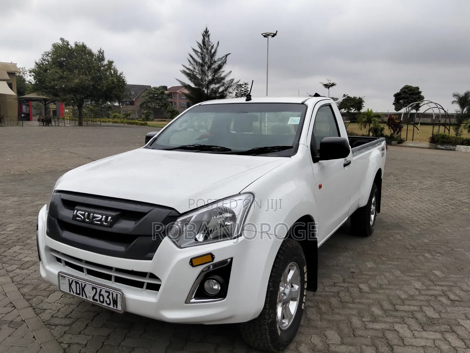 Isuzu D-MAX 2023 Pearl
