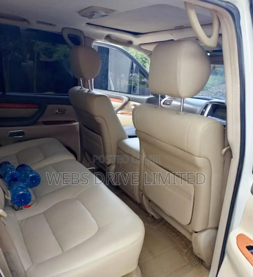 Toyota Land Cruiser 2006 White