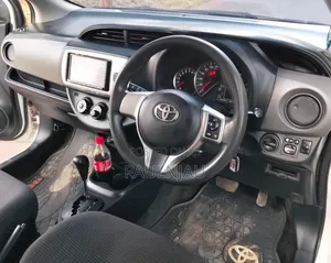 Toyota Vitz 2015