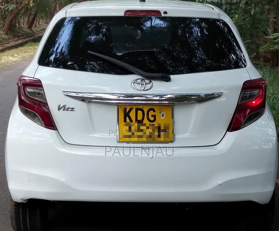 Toyota Vitz 2015