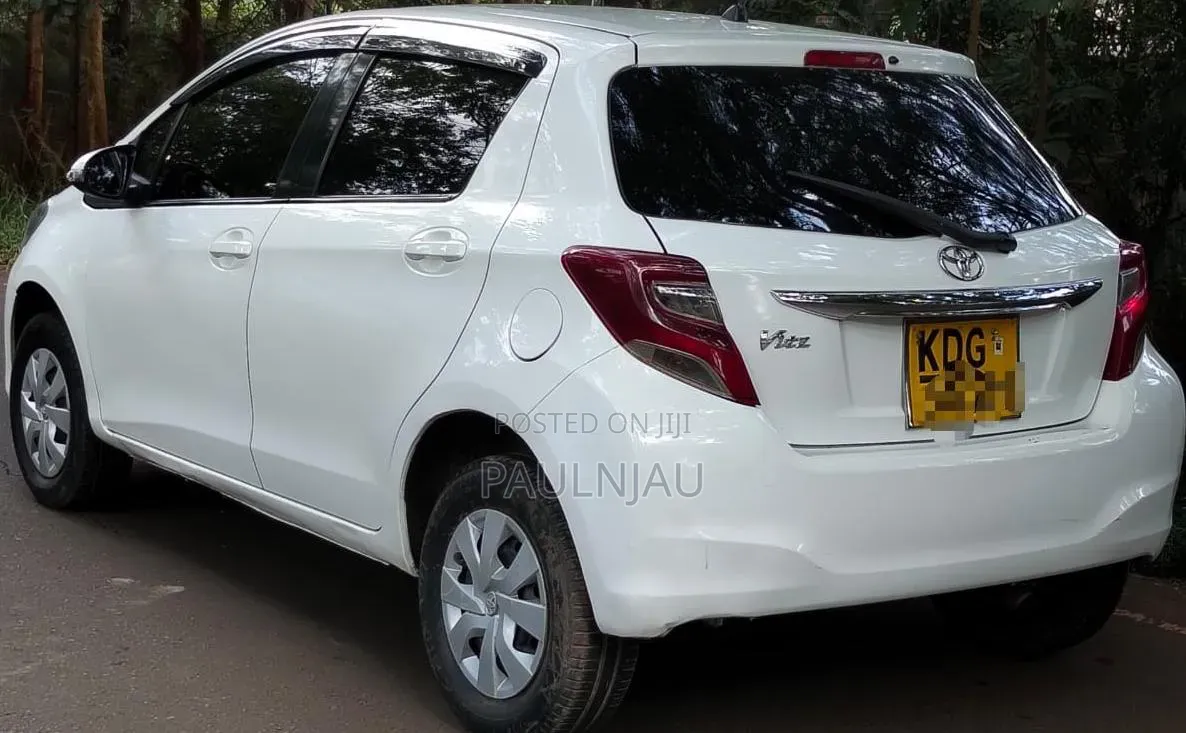 Toyota Vitz 2015