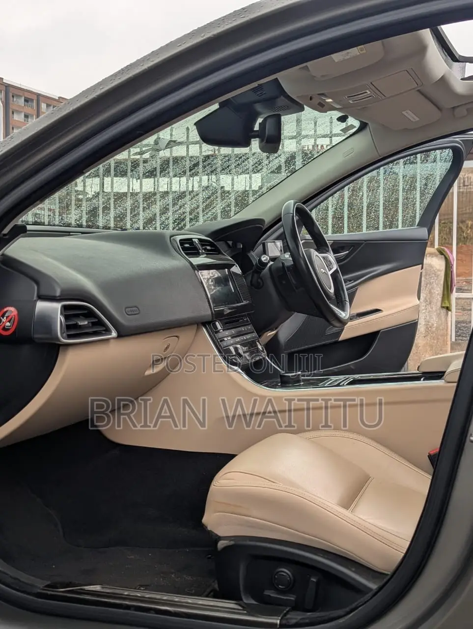 Jaguar XE 2018 Beige