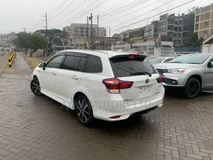 Toyota Corolla Fielder 1.5 Hybrid FWD 2019 White