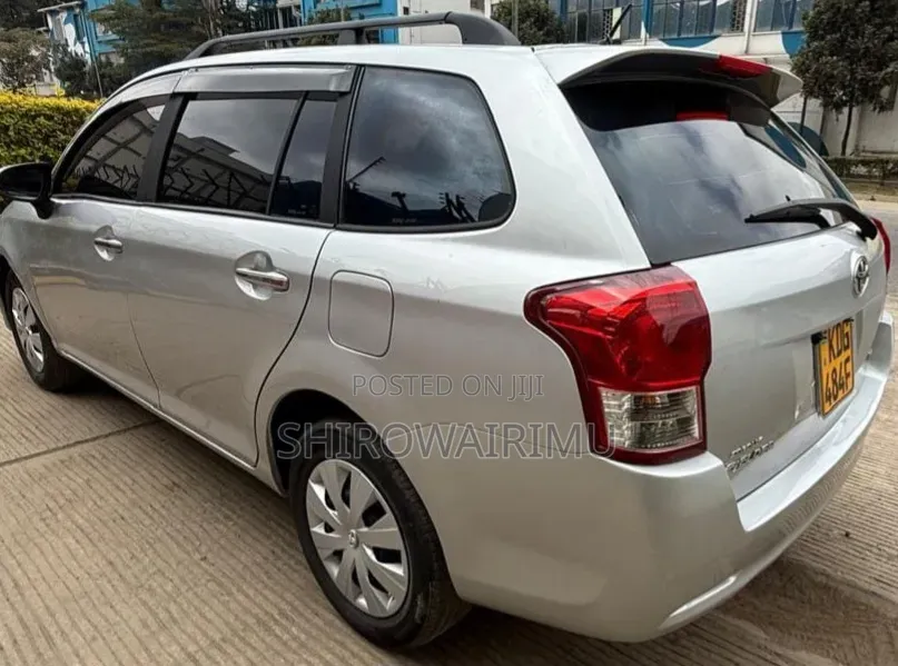 Toyota Corolla Fielder 2014 Silver