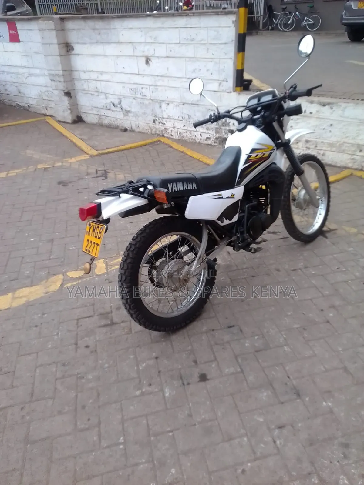 Yamaha DT175 2022 White