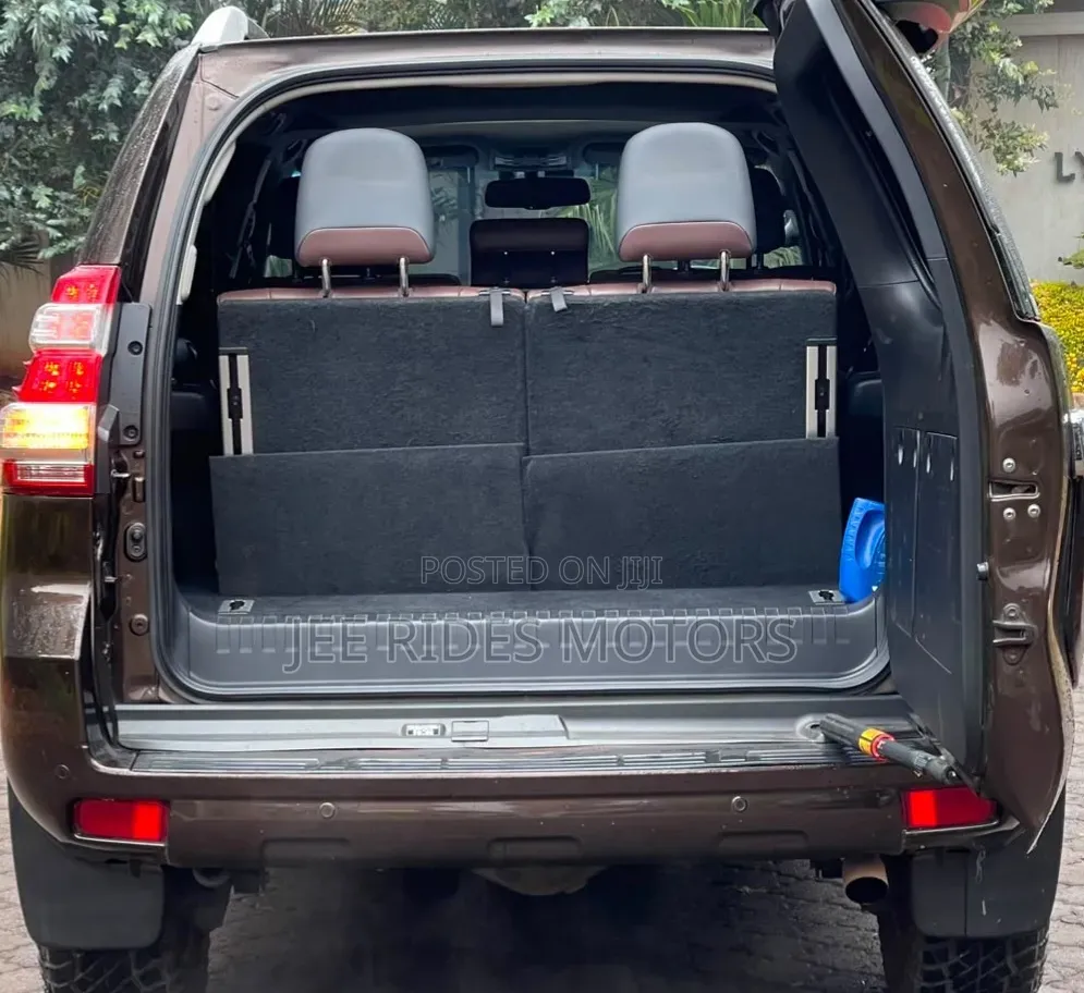 Toyota Land Cruiser Prado 2017 Brown