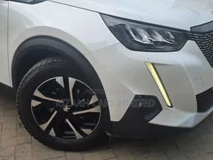 Peugeot 2008 2021 White