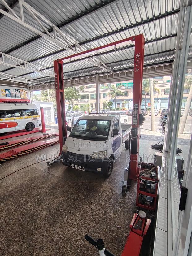 Heavy Duty 2post Hydraulic Vehicle Lifting Machine Sunshine Italy