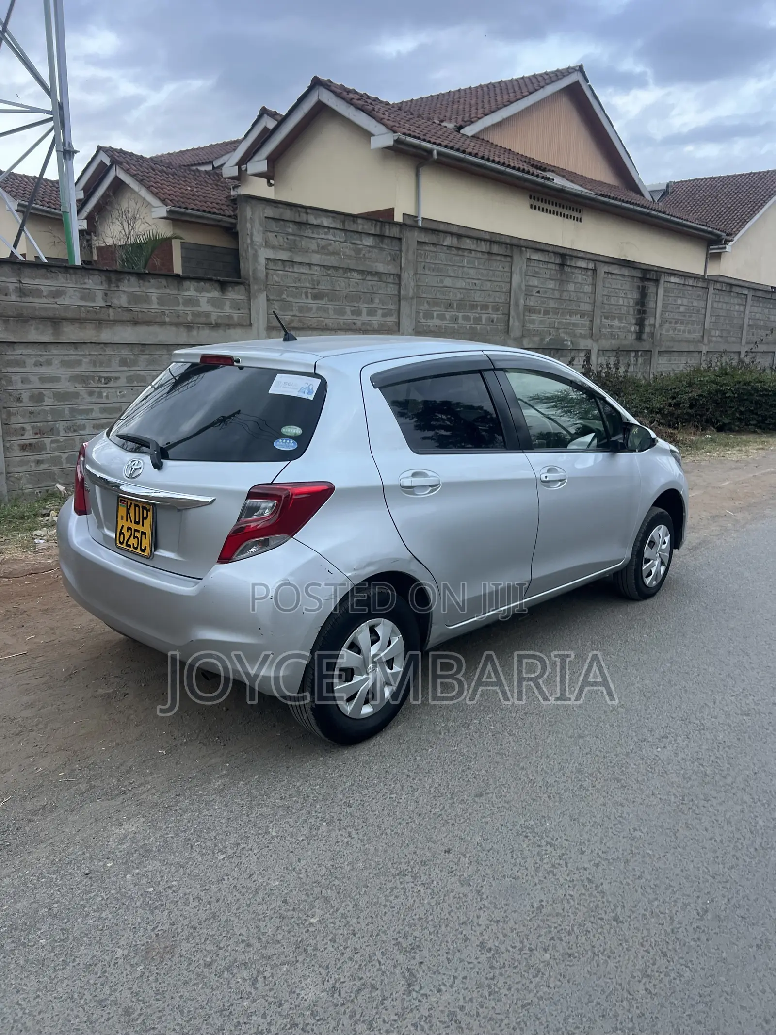 Toyota Vitz 2017 Silver
