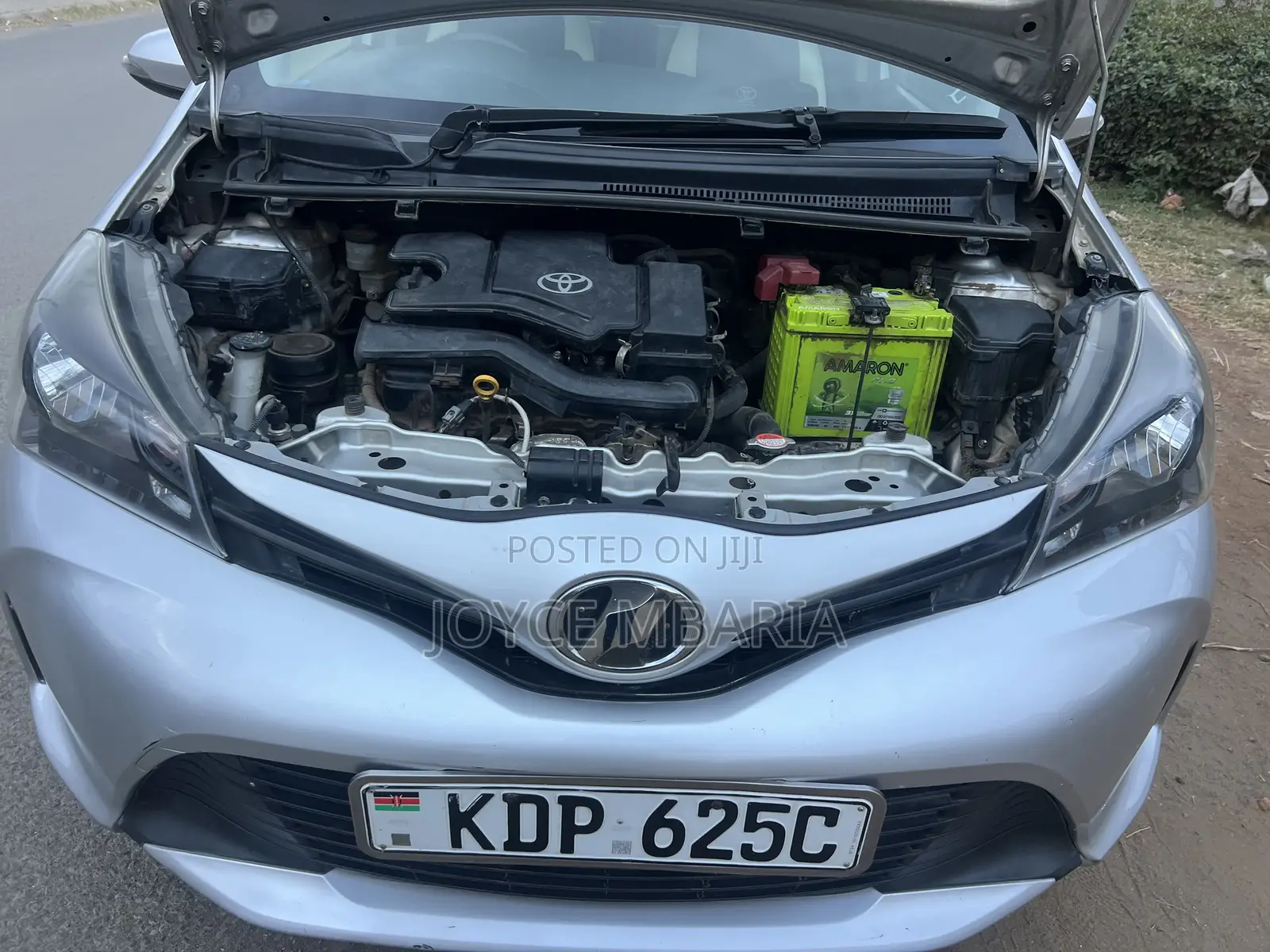Toyota Vitz 2017 Silver