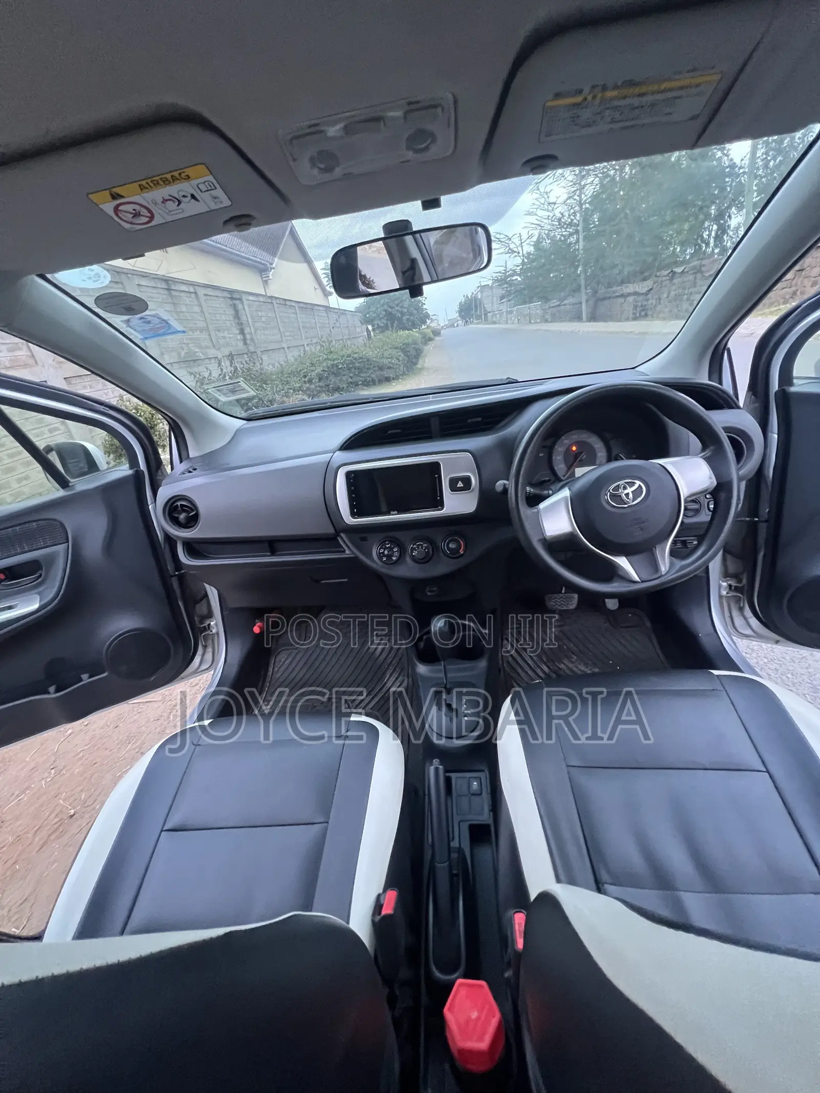 Toyota Vitz 2017 Silver