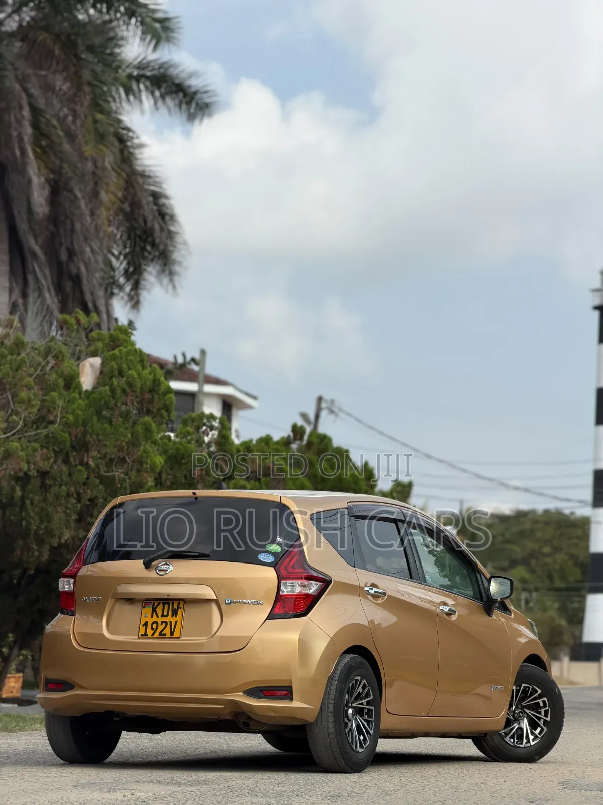 Nissan Note 2018 Gold