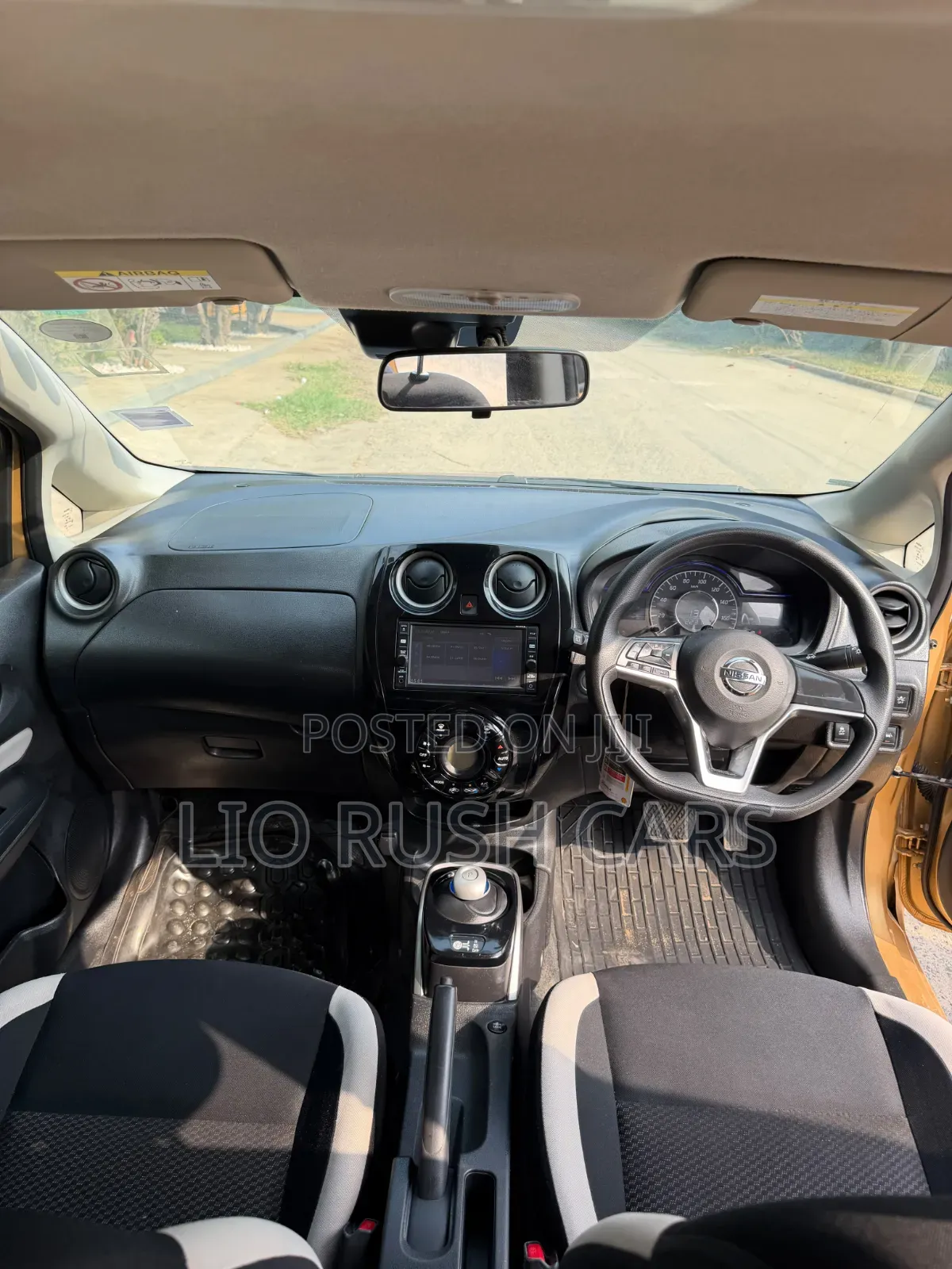 Nissan Note 2018 Gold