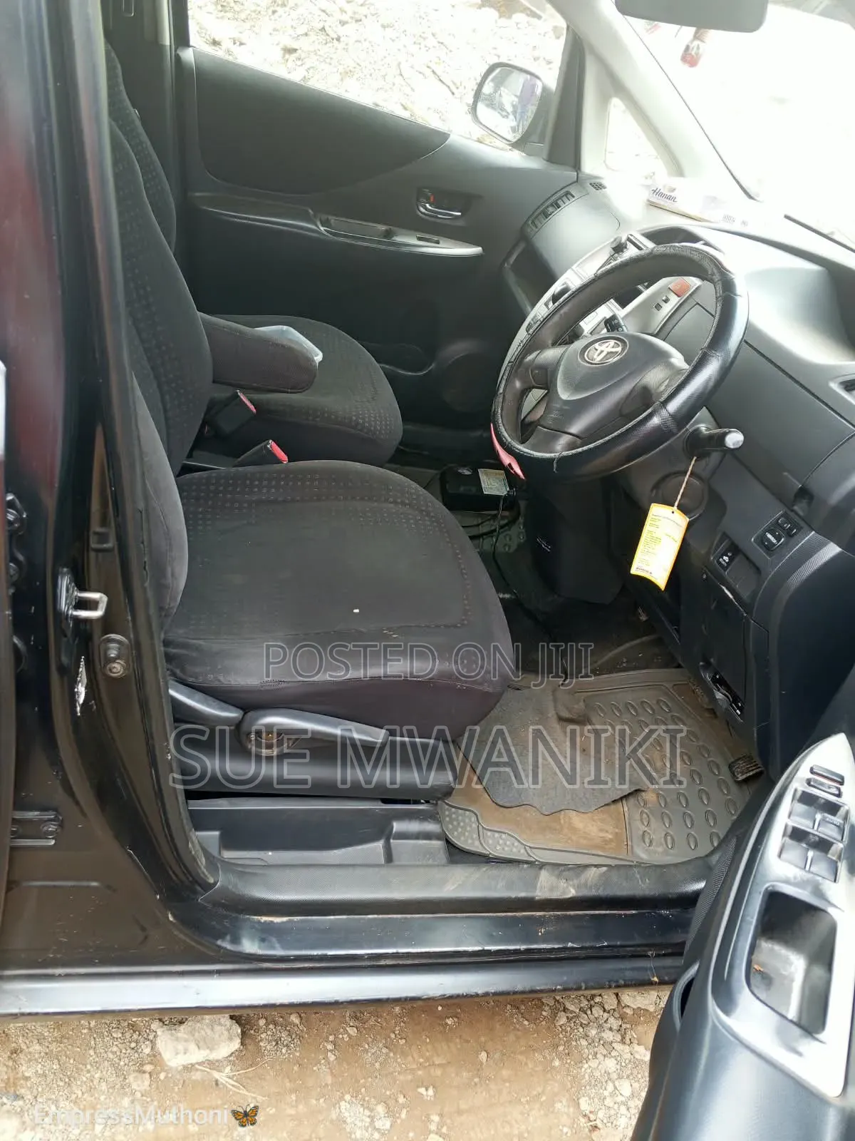 Toyota Ractis 2012 Black