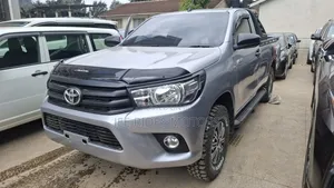 Toyota Hilux 2019 Gray