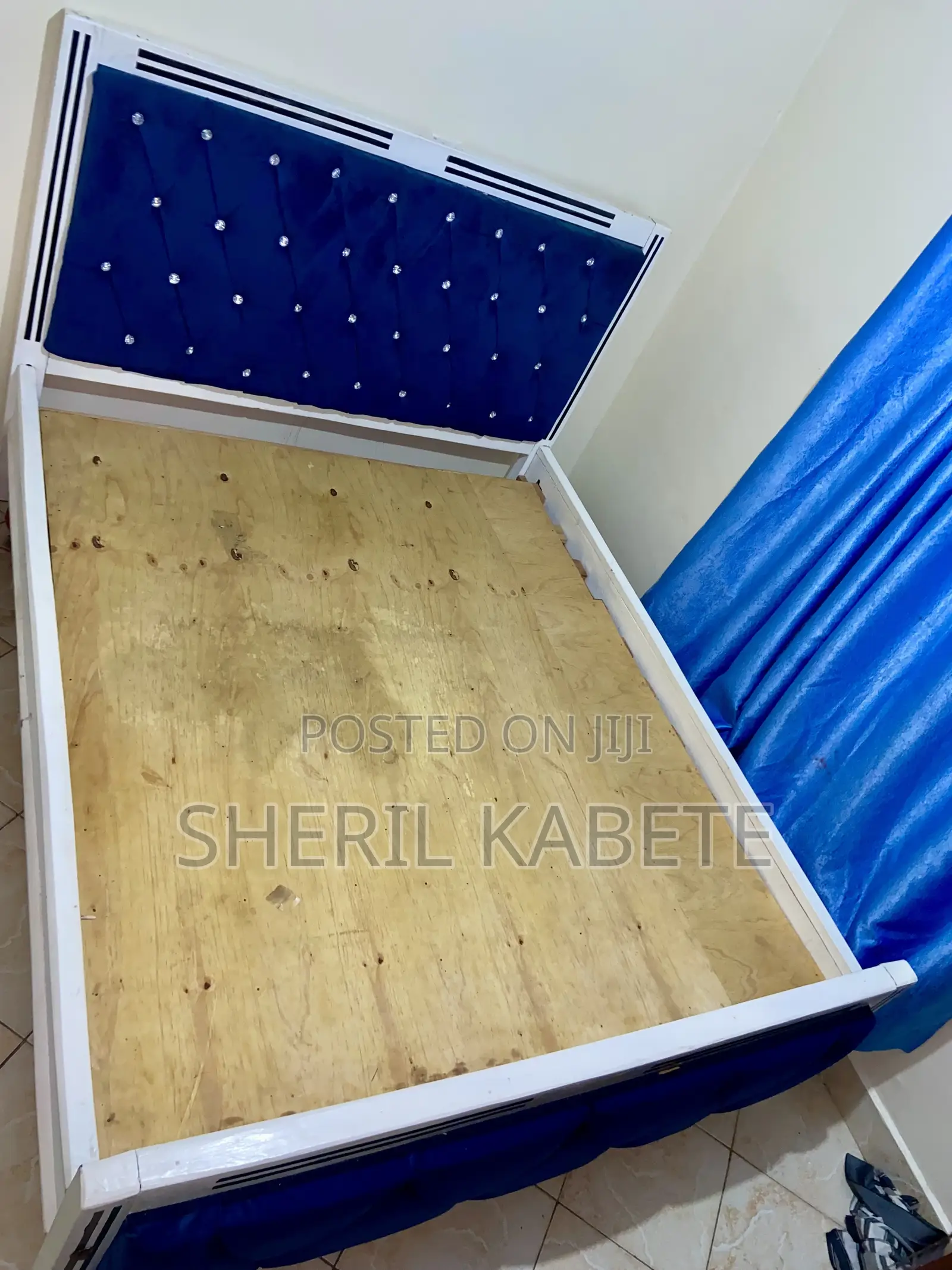 It’s a Moket Bed