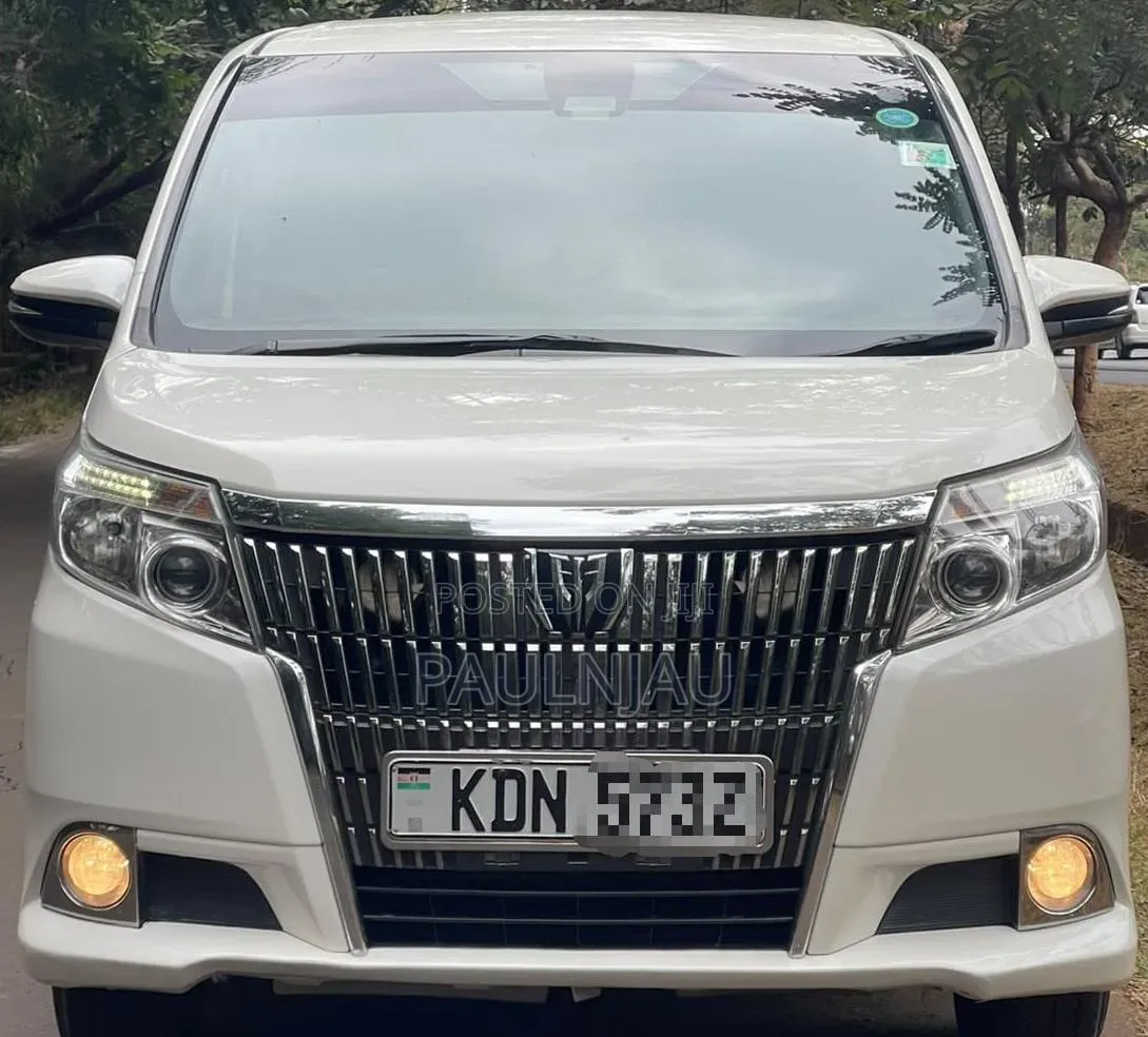 Toyota Voxy 2016