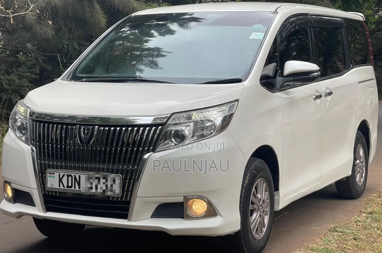 Toyota Voxy 2016