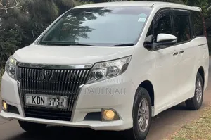 Toyota Voxy 2016
