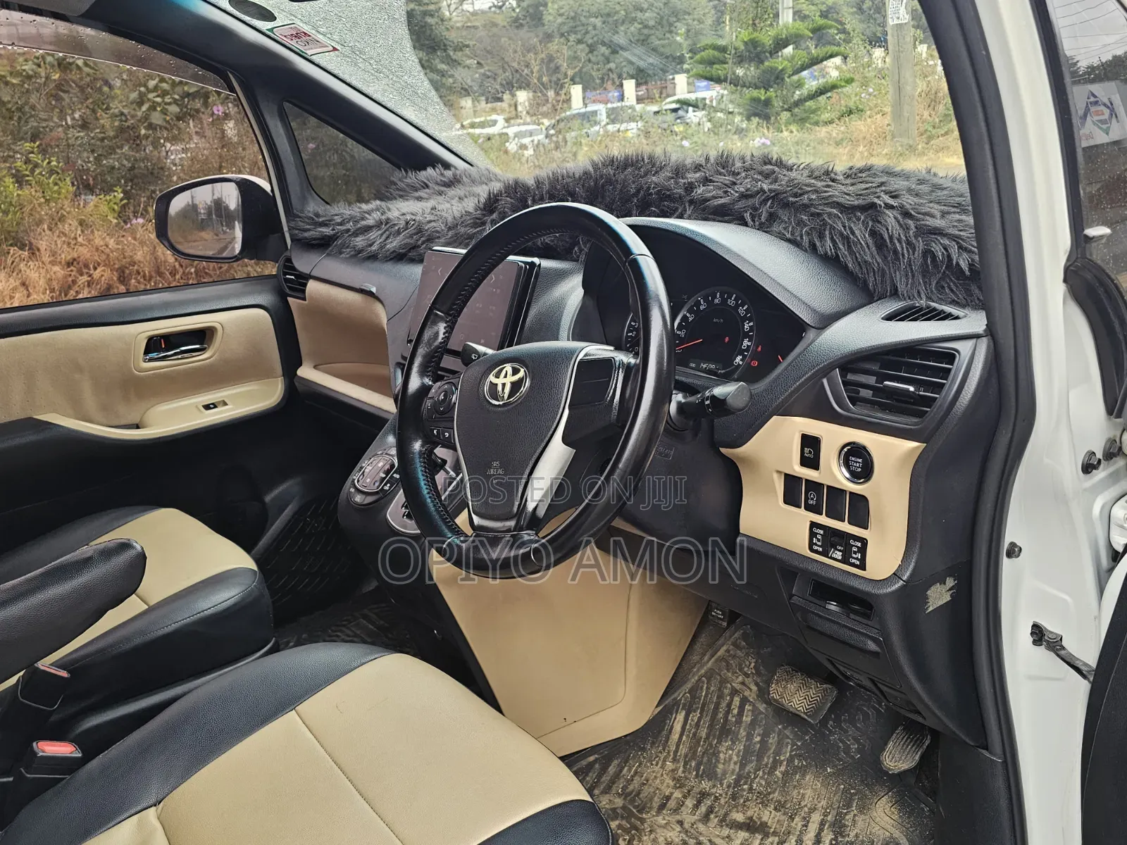 Toyota Noah 2015 White