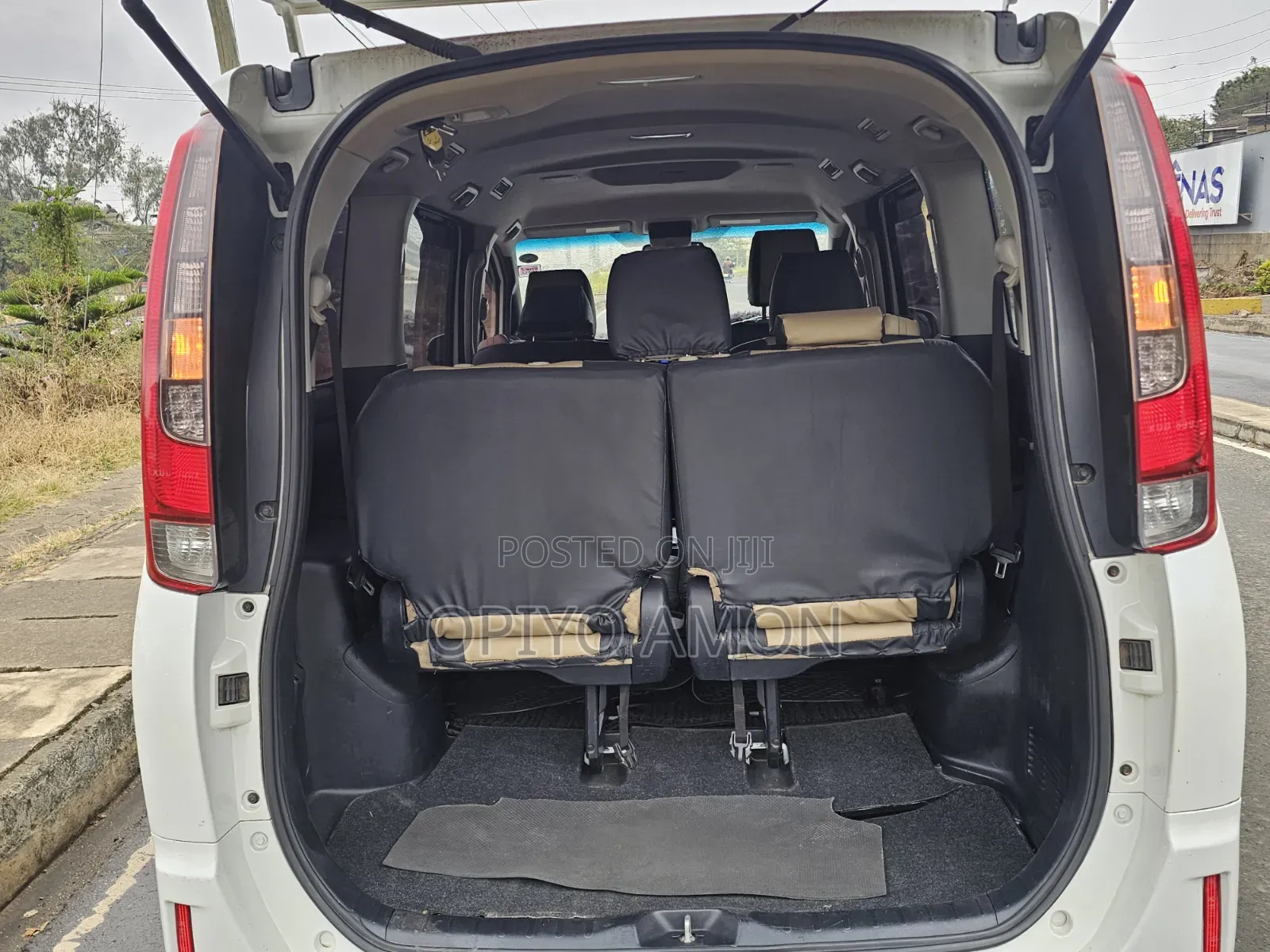 Toyota Noah 2015 White