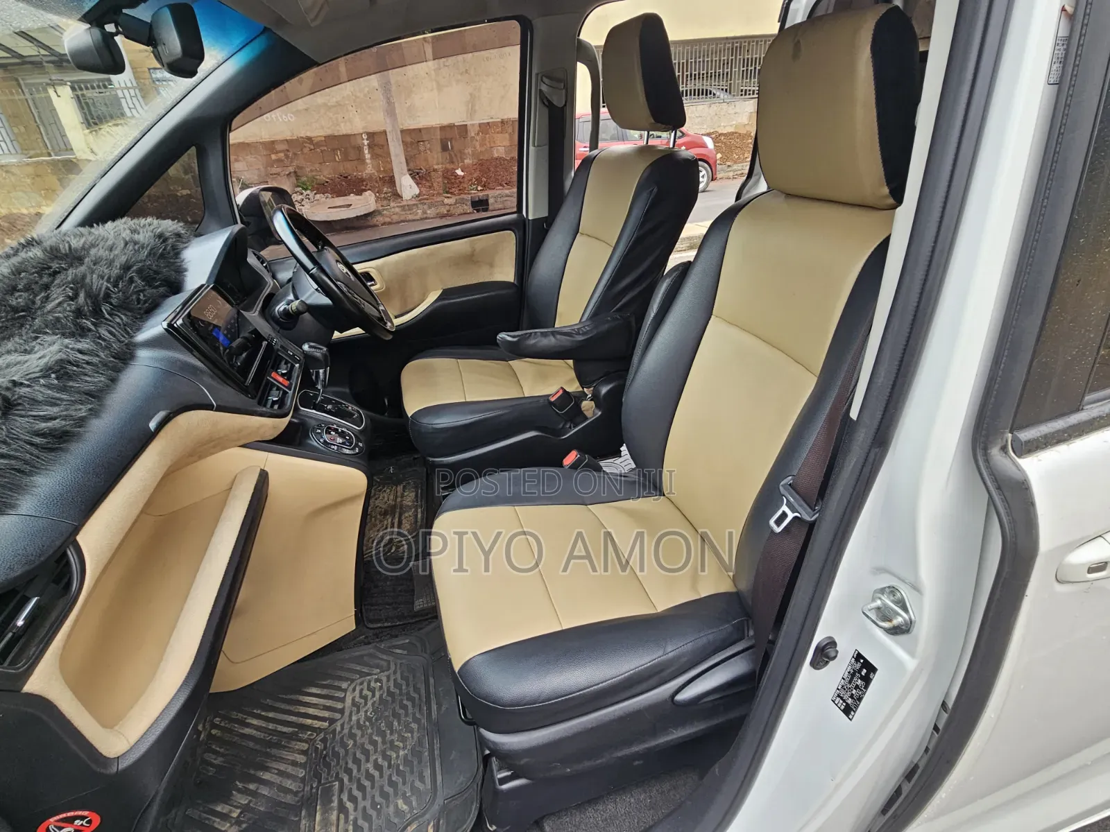 Toyota Noah 2015 White