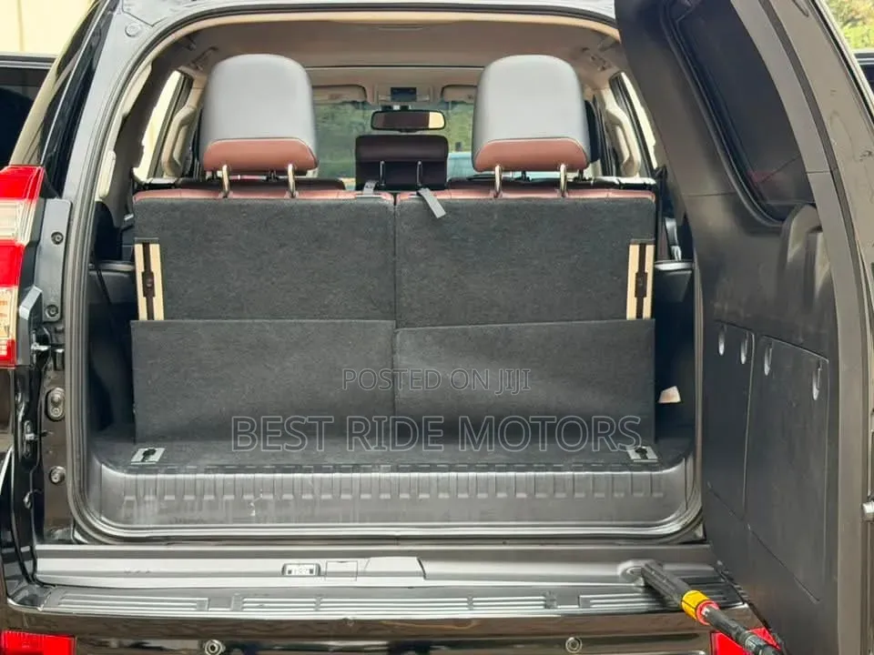 Toyota Land Cruiser Prado 2.8 2017 Black