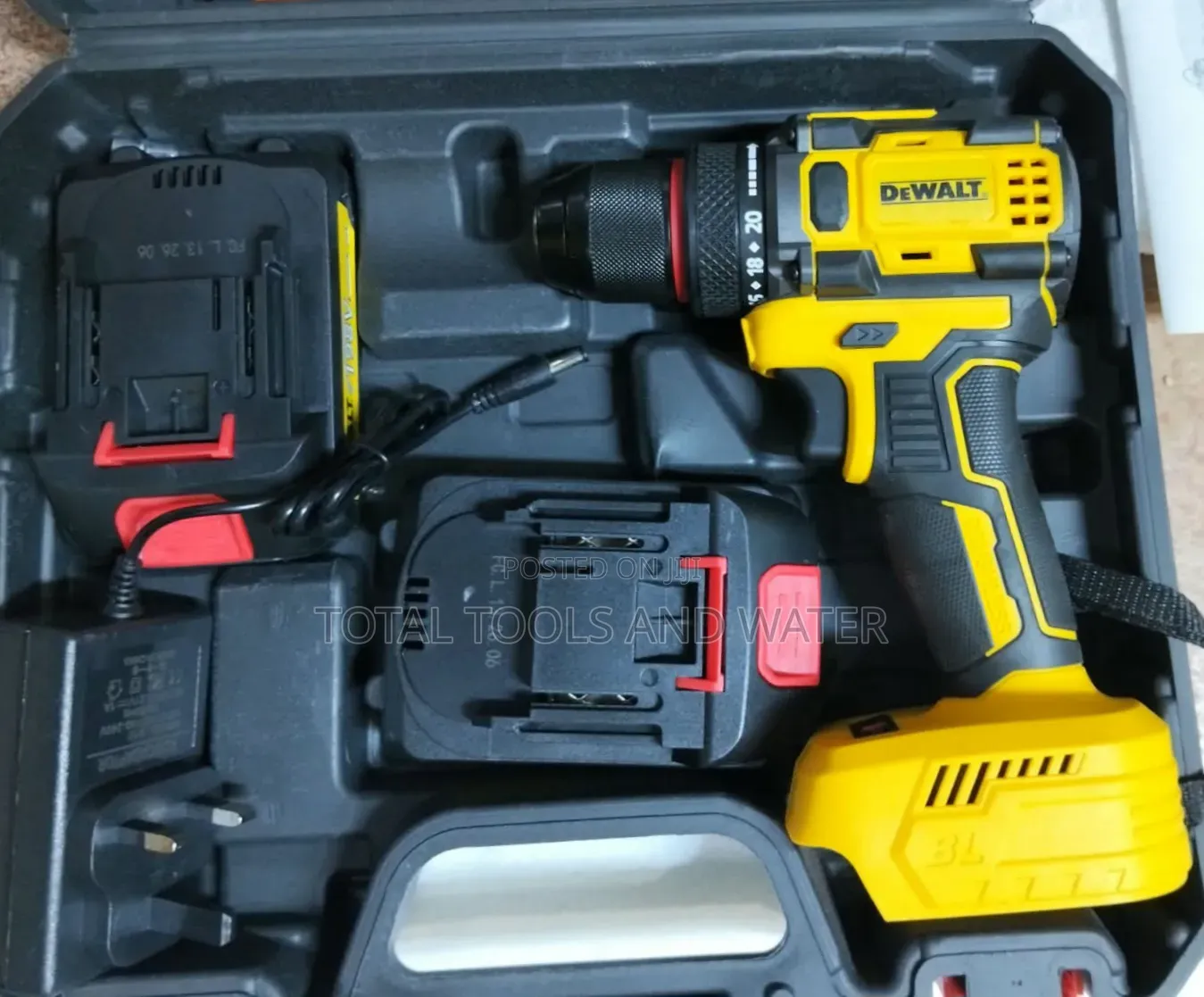 Brushless Cordless Drill DeWalt 198V 2 Battery and Charger