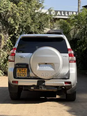 Toyota Land Cruiser 2012 Silver