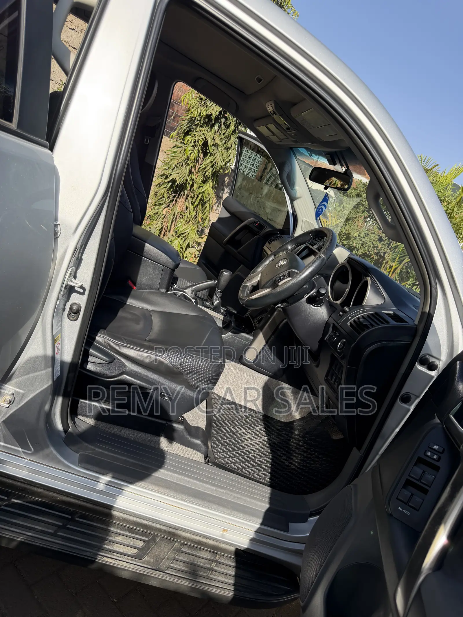 Toyota Land Cruiser 2012 Silver