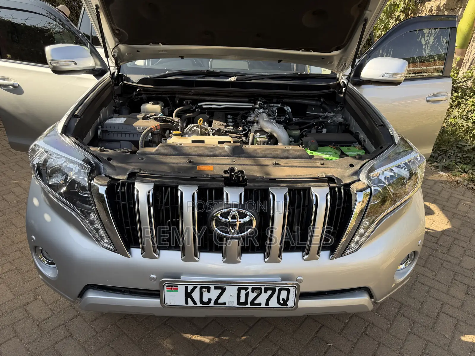Toyota Land Cruiser 2012 Silver