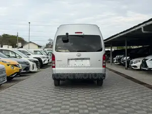 Toyota HiAce 2019 Silver