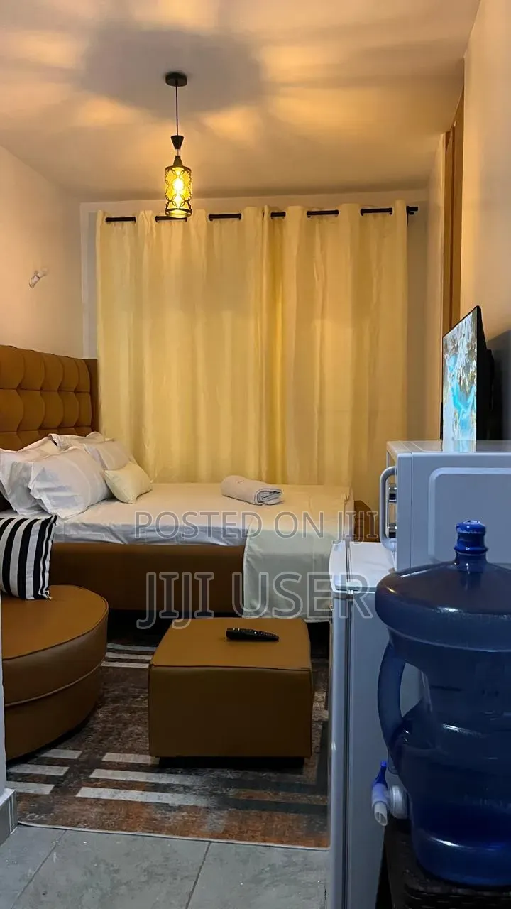 Chic Nairobi Studio | Minutes to JKIA & SGR