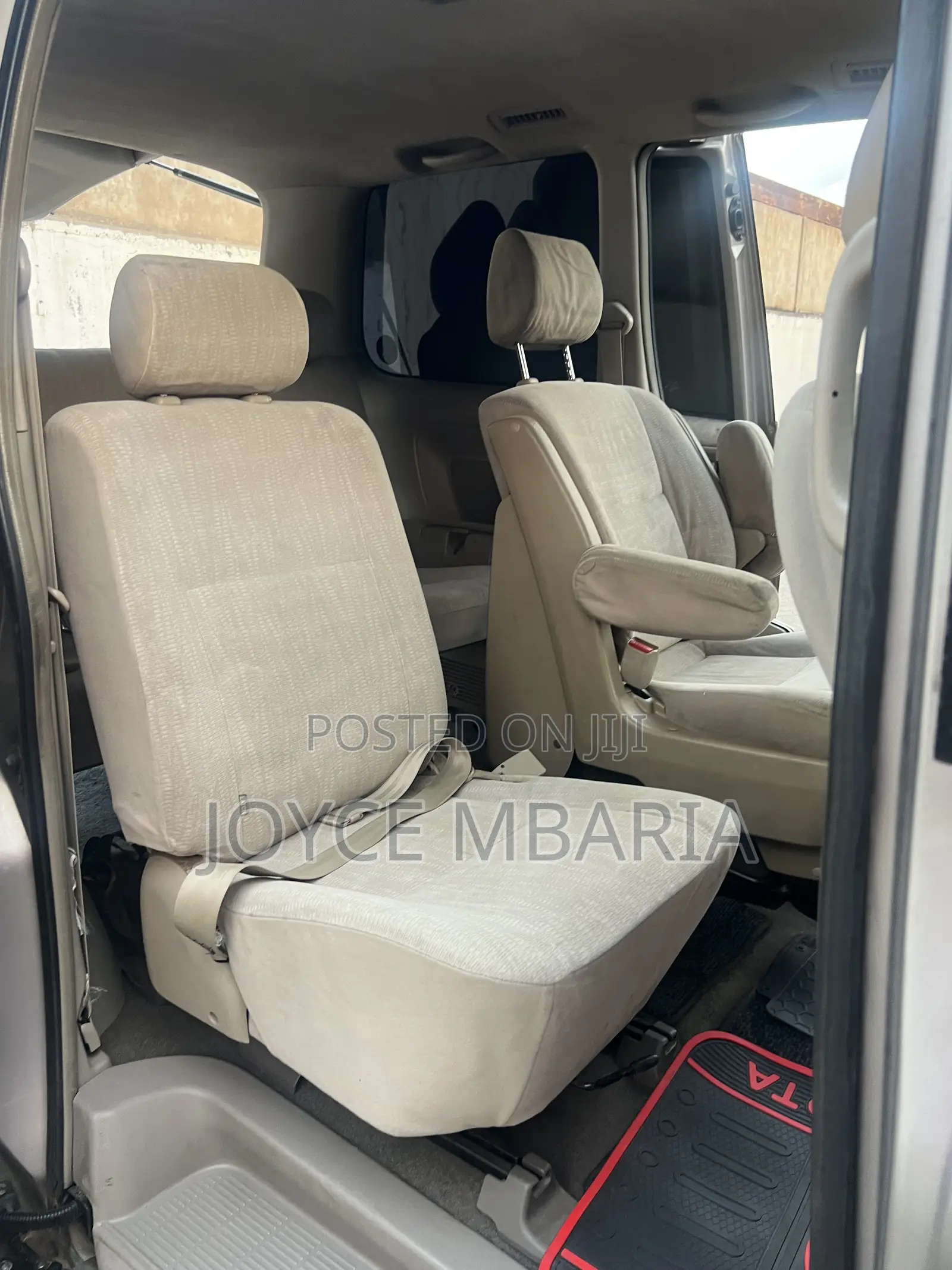 Toyota Noah 2005 Gold