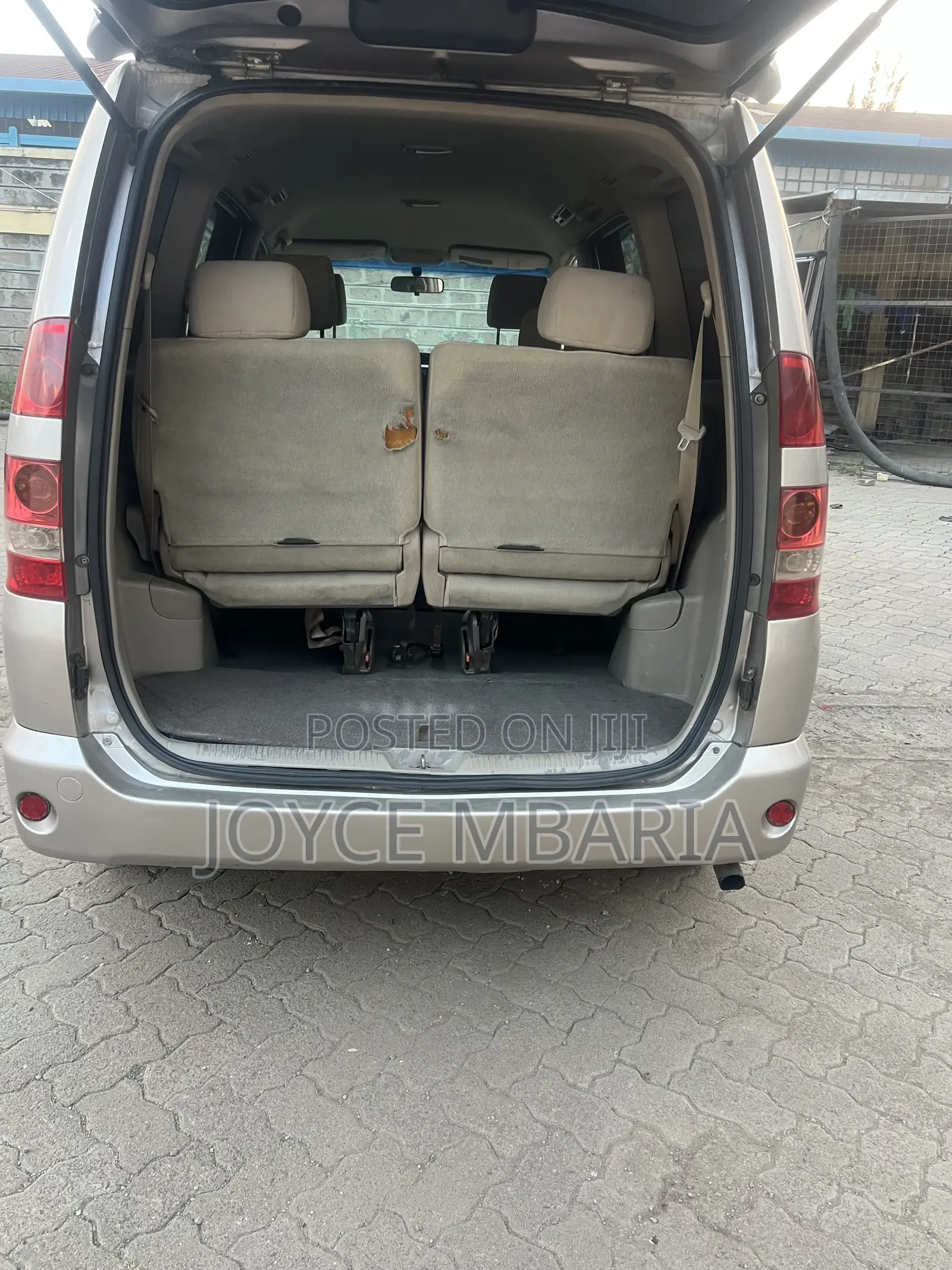 Toyota Noah 2005 Gold