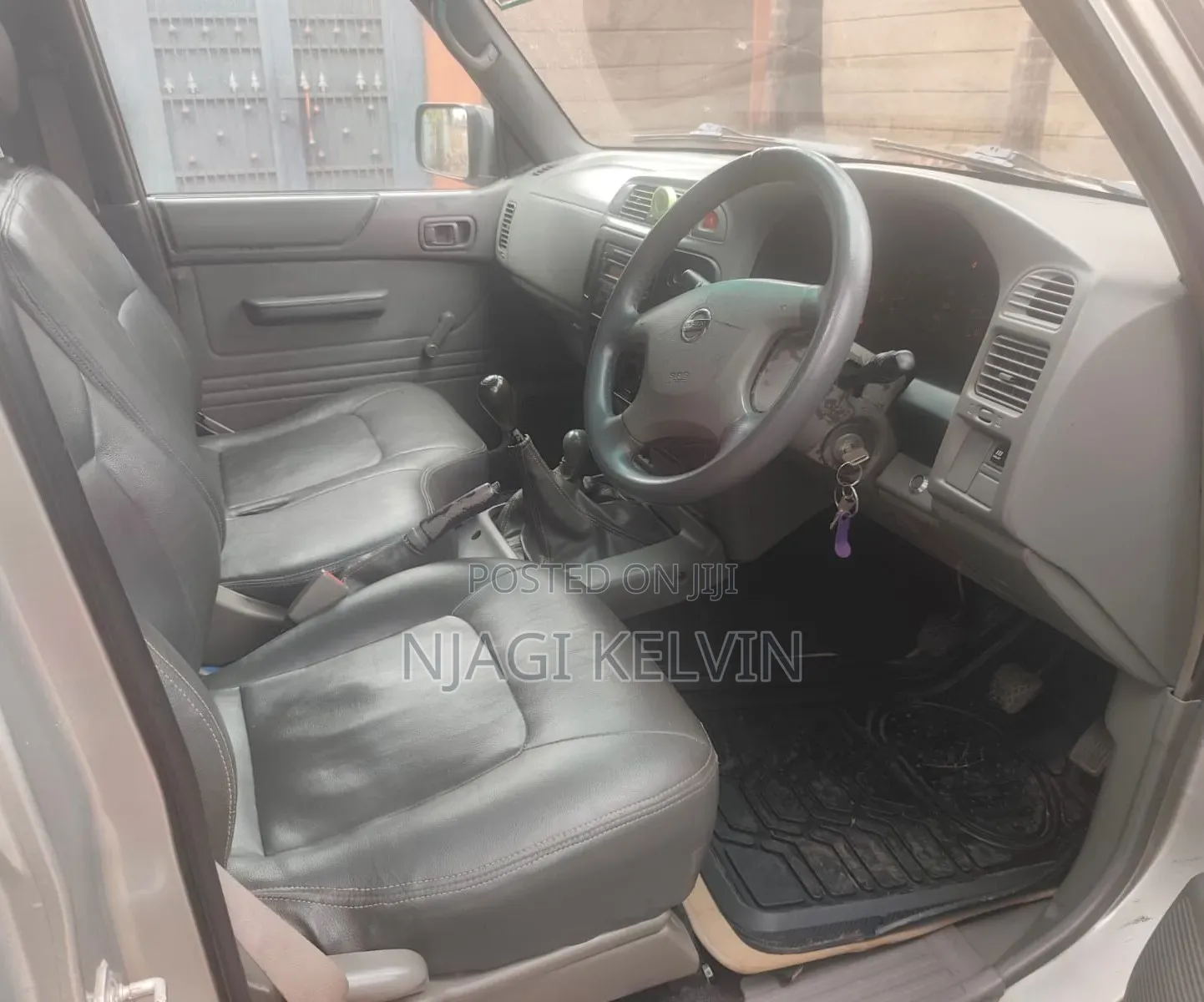 Nissan Hardbody 2016 Gray