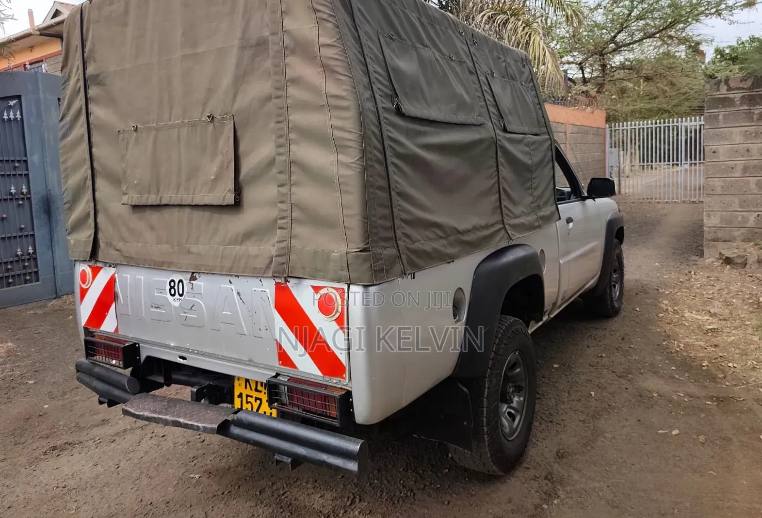 Nissan Hardbody 2016 Gray