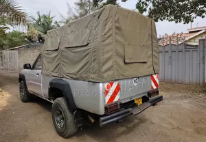 Nissan Hardbody 2016 Gray