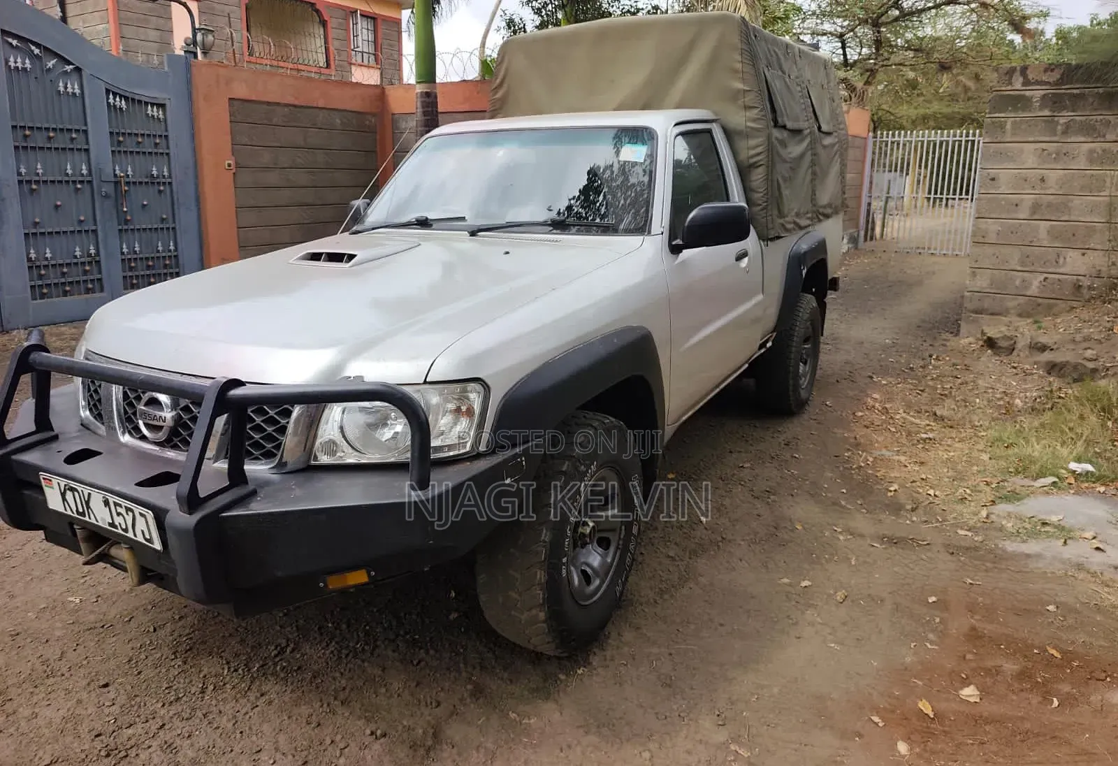 Nissan Hardbody 2016 Gray