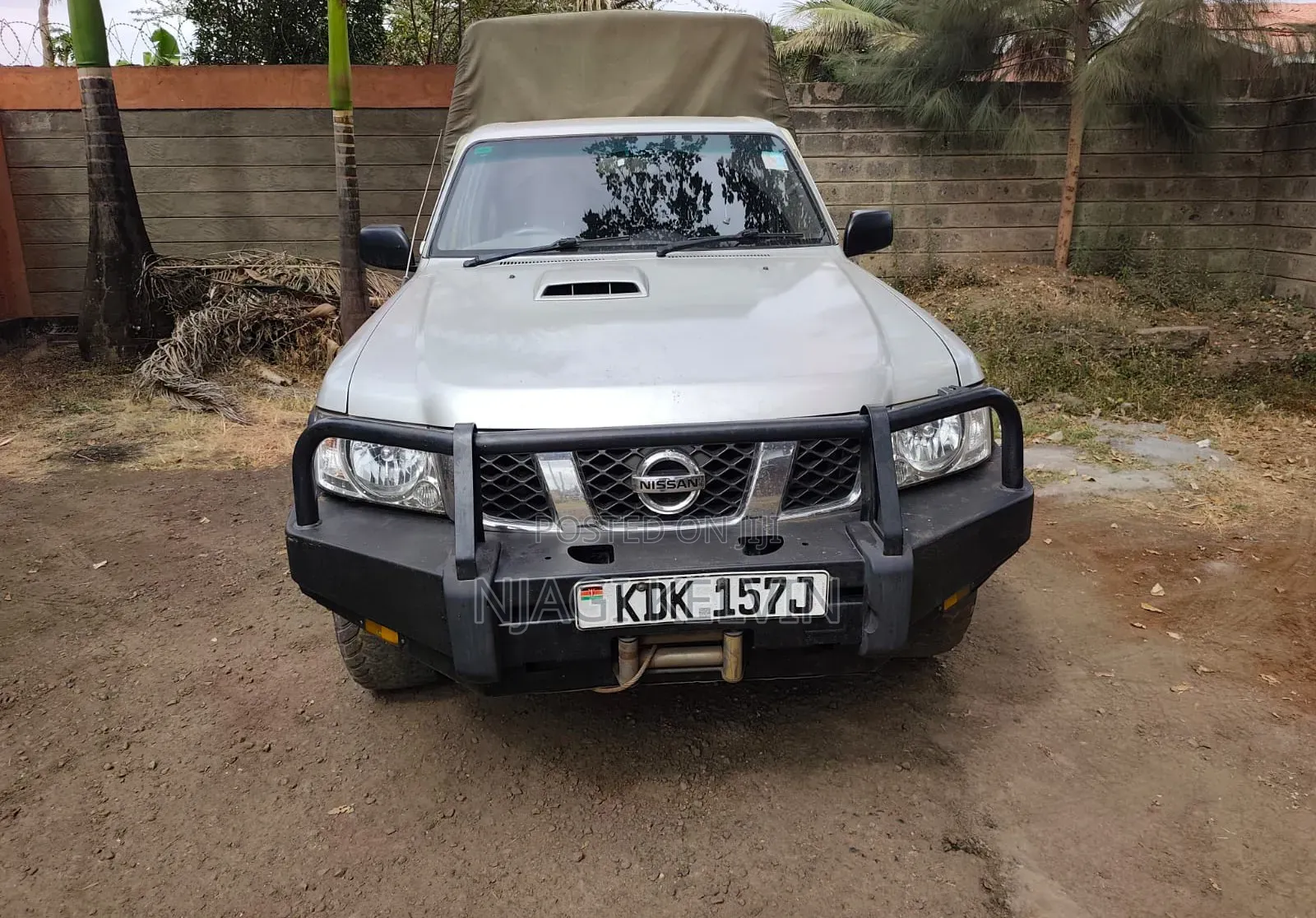 Nissan Hardbody 2016 Gray
