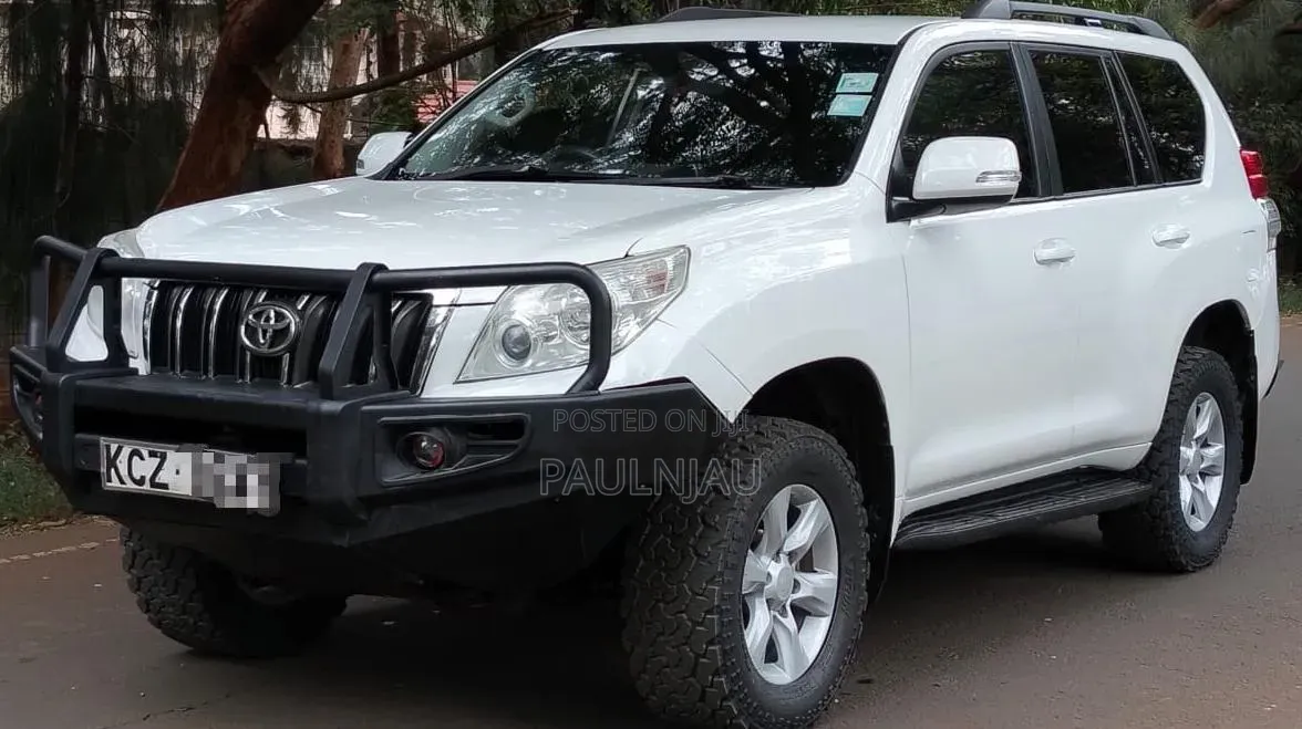 Toyota Land Cruiser Prado 2013