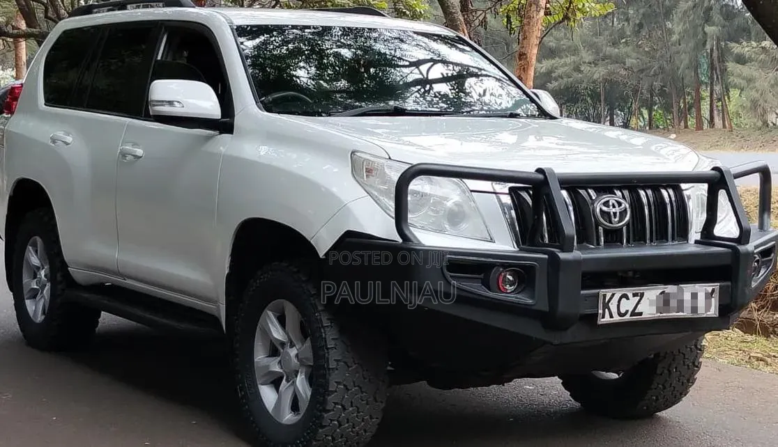 Toyota Land Cruiser Prado 2013