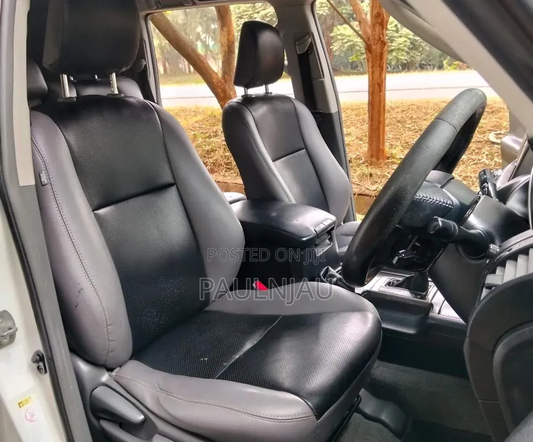 Toyota Land Cruiser Prado 2013