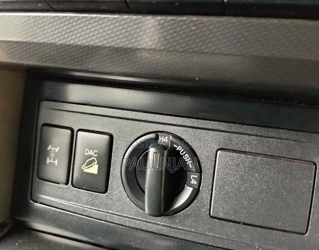 Toyota Land Cruiser Prado 2013