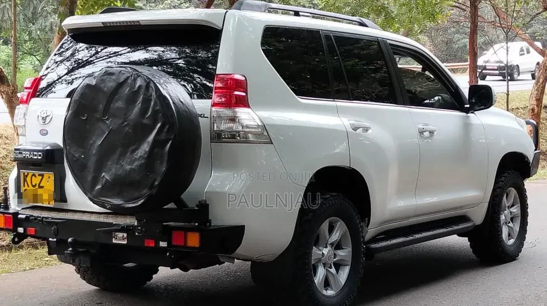 Toyota Land Cruiser Prado 2013