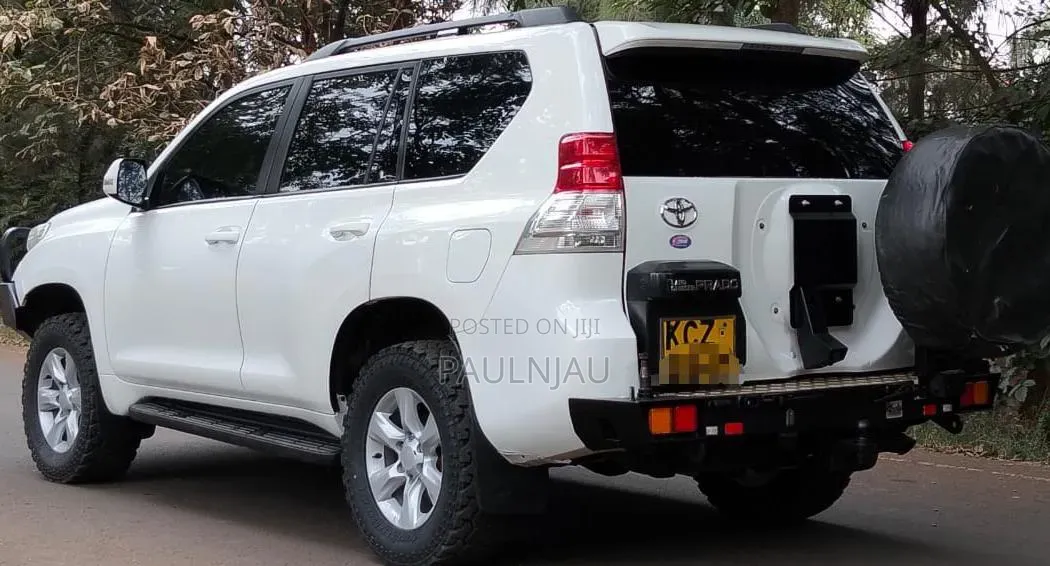 Toyota Land Cruiser Prado 2013