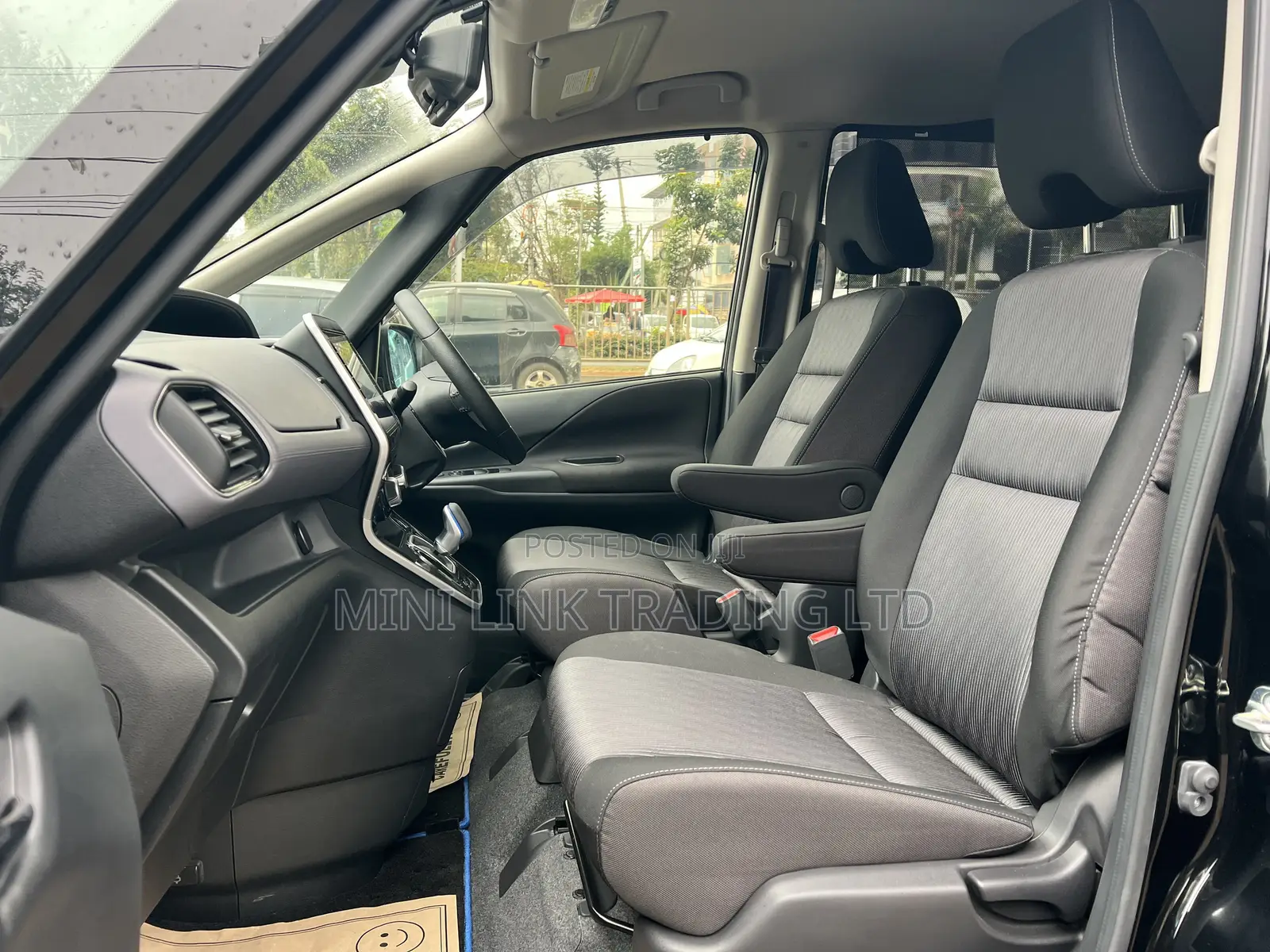 Nissan Serena 2021 Black